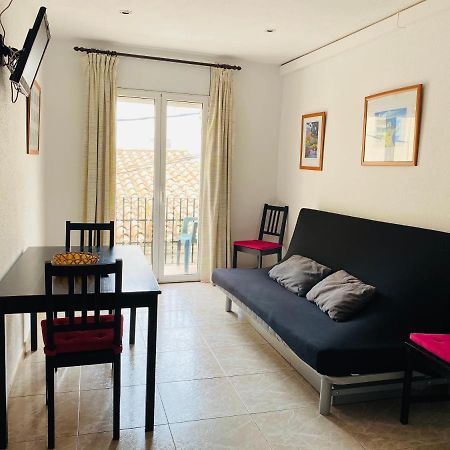 Apartamentos Mitus Canet De Mar Exterior foto