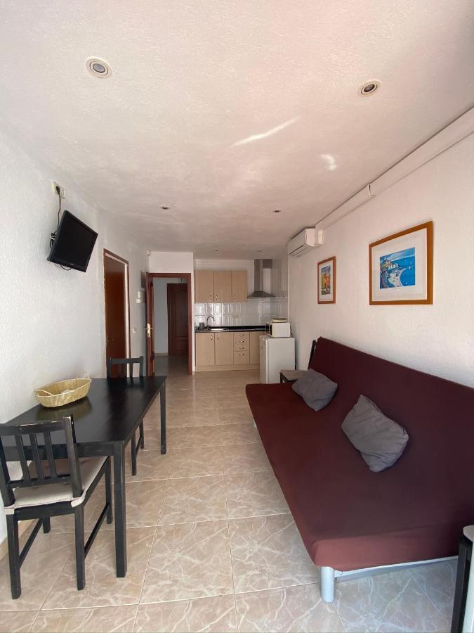 Apartamentos Mitus Canet De Mar Exterior foto