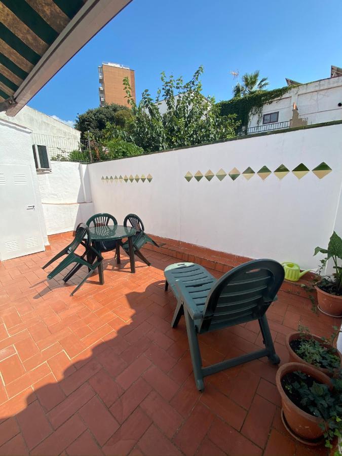 Apartamentos Mitus Canet De Mar Exterior foto