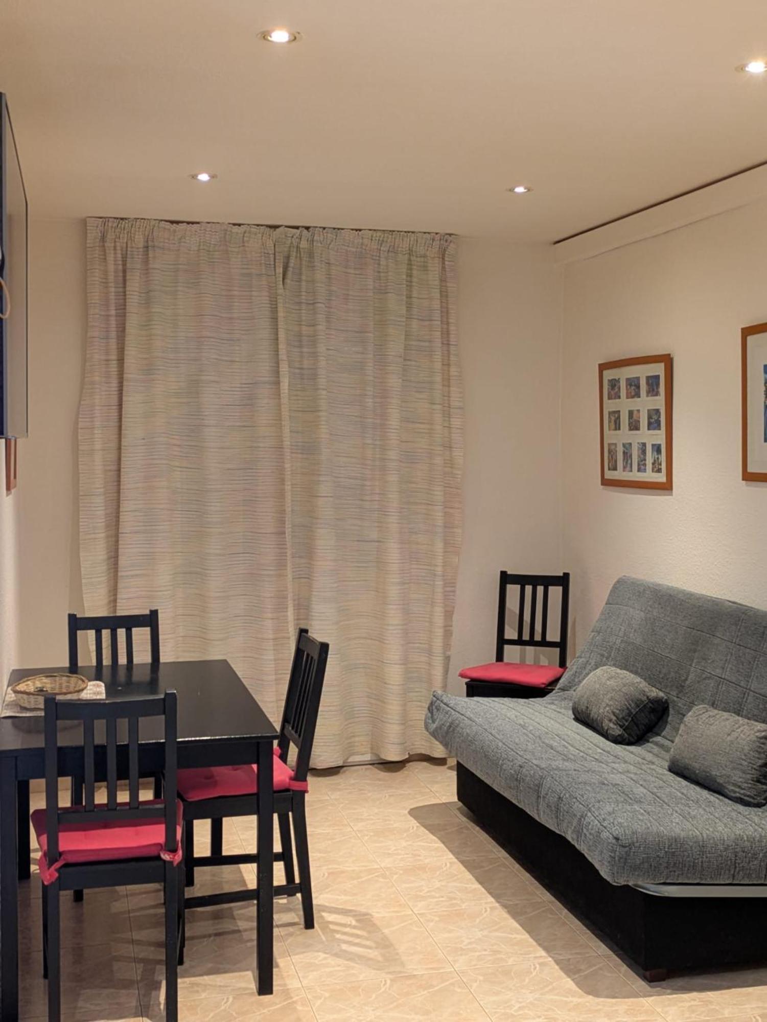 Apartamentos Mitus Canet De Mar Exterior foto